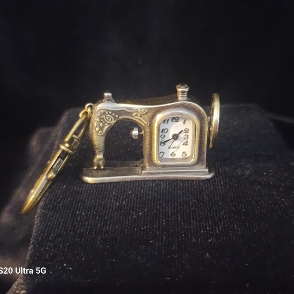 Key chains - Picture 6 of 6